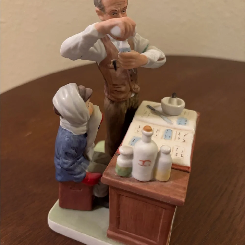 Norman Rockwell Dave Grossman Limited Edition Pharmacist Figurine